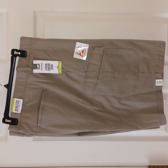 Men's Lee Performance Extreme Comfort cargo shorts. Size 50 Big and Tall. NWT - Picture 2 of 7